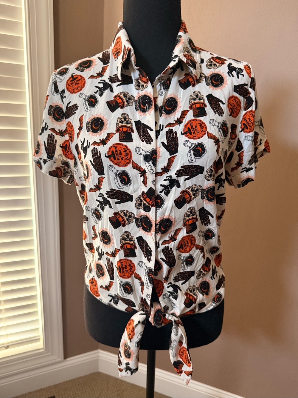 Spirit Halloween Print Tie-Front Button Shirt - White/Orange/Black Size Medium